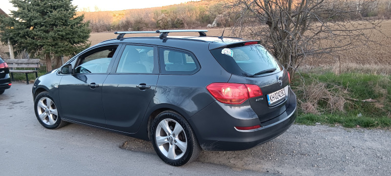 Opel Astra, снимка 13 - Автомобили и джипове - 45648918