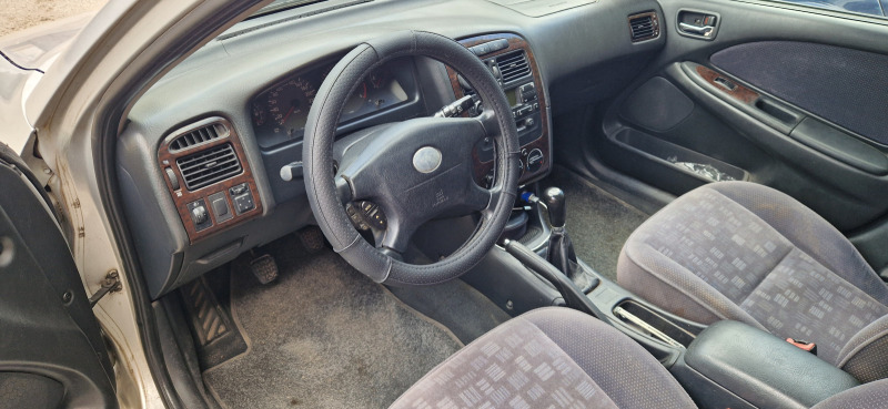 Toyota Avensis D4D, снимка 4 - Автомобили и джипове - 46136402