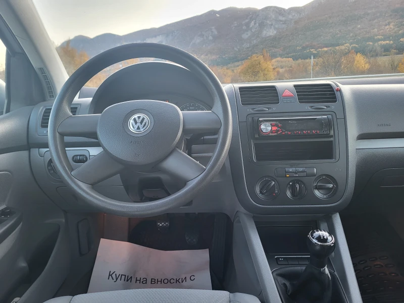 VW Golf 1.6FSi, снимка 15 - Автомобили и джипове - 47808917