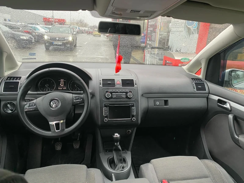 VW Touran 1.6 TDI, снимка 5 - Автомобили и джипове - 48456986