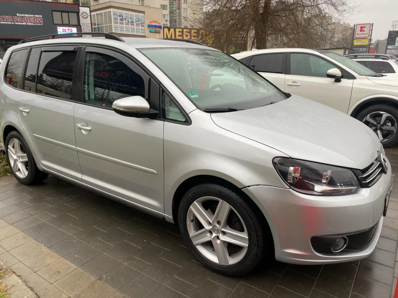 VW Touran 1.6 TDI, снимка 2 - Автомобили и джипове - 48456986