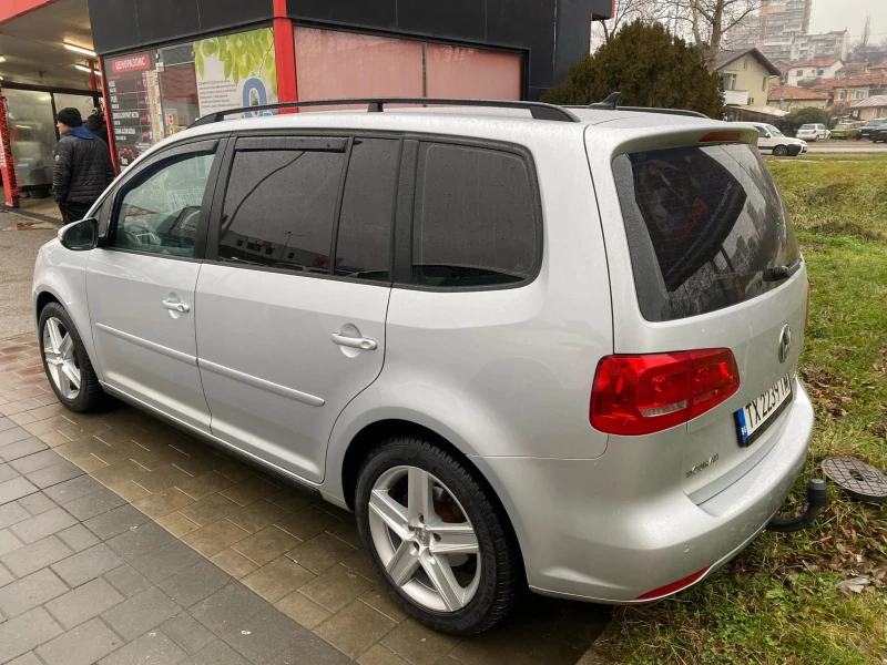 VW Touran 1.6 TDI, снимка 4 - Автомобили и джипове - 48456986