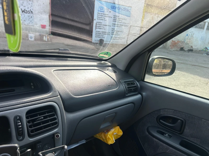 Renault Clio, снимка 4 - Автомобили и джипове - 49510966