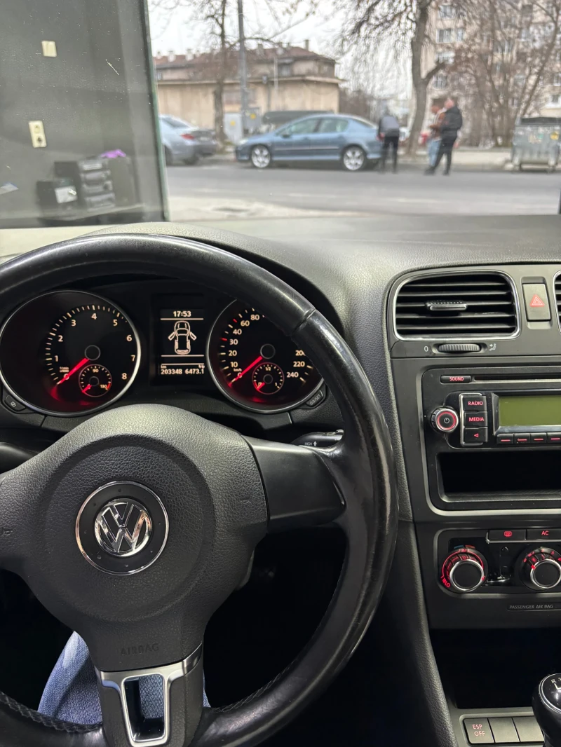 VW Golf 1.6, снимка 10 - Автомобили и джипове - 49468520