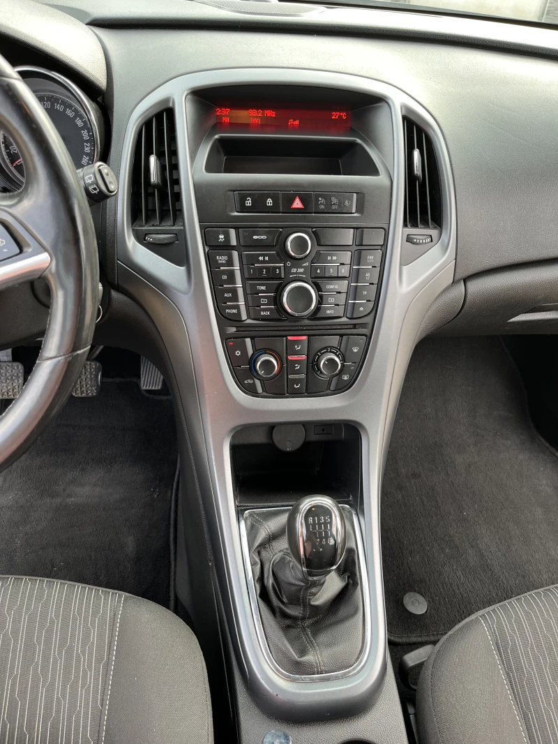 Opel Astra J 1.4T, снимка 10 - Автомобили и джипове - 51921540