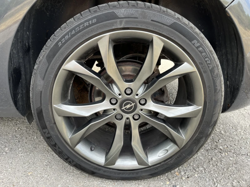 Opel Astra J 1.4T, снимка 13 - Автомобили и джипове - 51921540