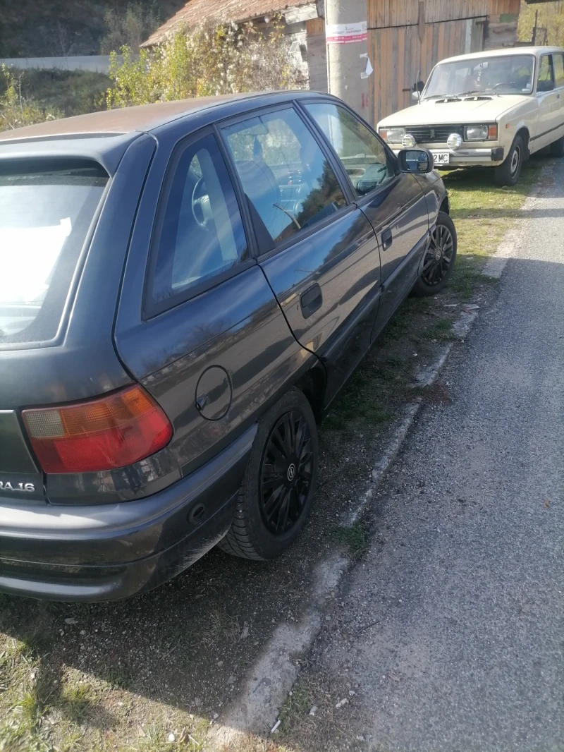 Opel Astra, снимка 2 - Автомобили и джипове - 52282713