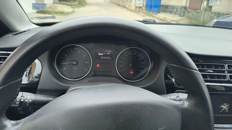 Peugeot 301 NEW ALLURE 1.5 blue HDI Euro 6D, снимка 5 - Автомобили и джипове - 52665853