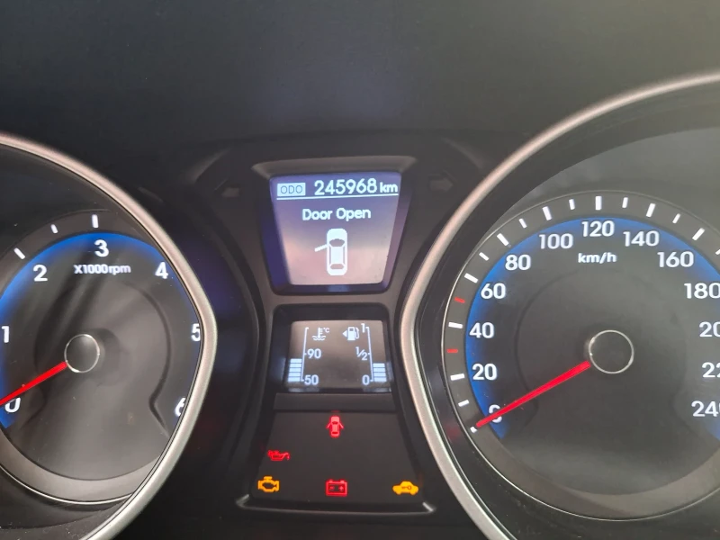 Hyundai I30, снимка 7 - Автомобили и джипове - 52879480
