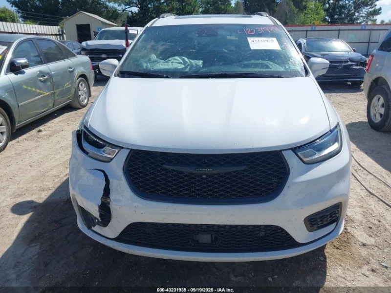 Chrysler Pacifica 3.6l Touring L, снимка 12 - Автомобили и джипове - 53586670