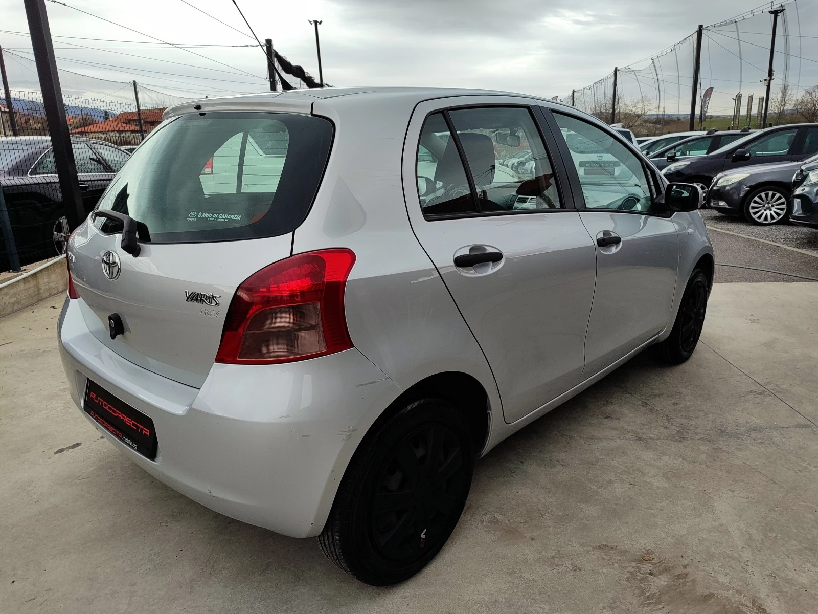 Toyota Yaris 1.0i 69k.c Euro4 - изображение 4