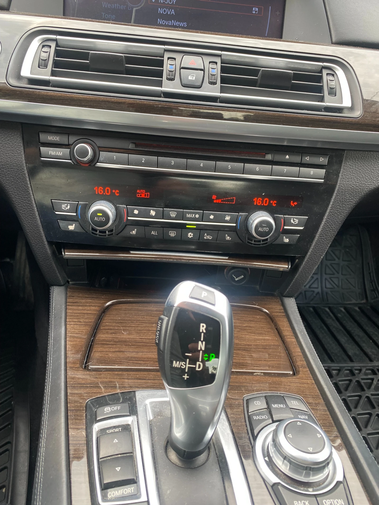 BMW 750  - изображение 8