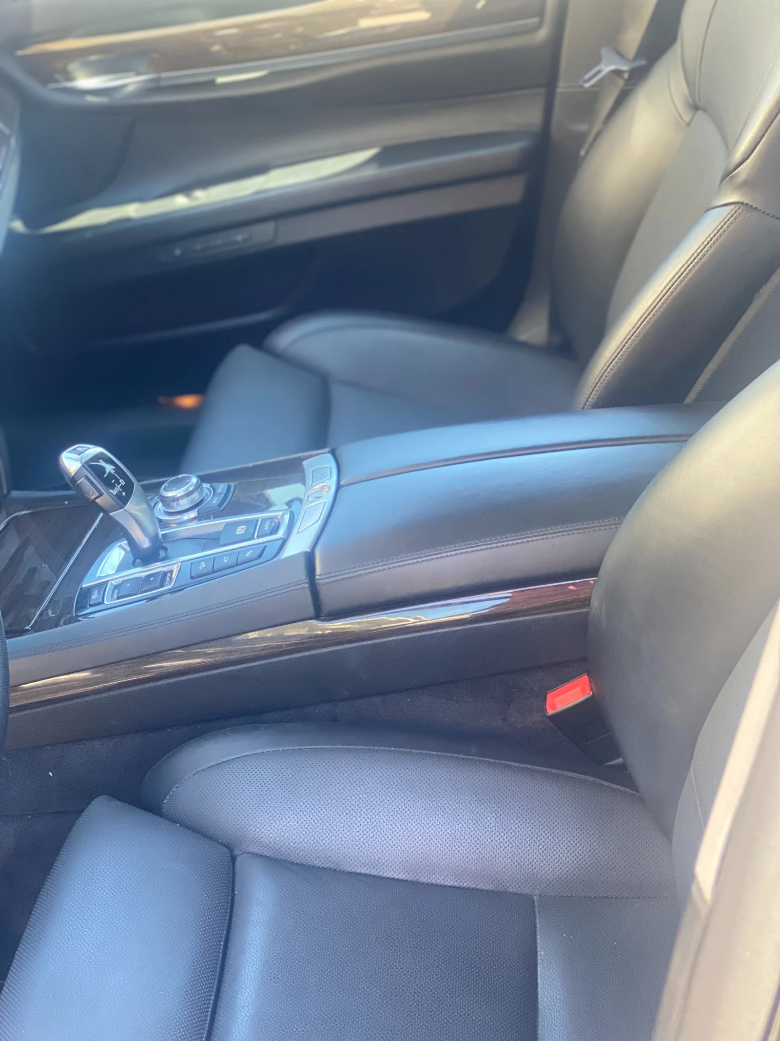 BMW 750  - изображение 6