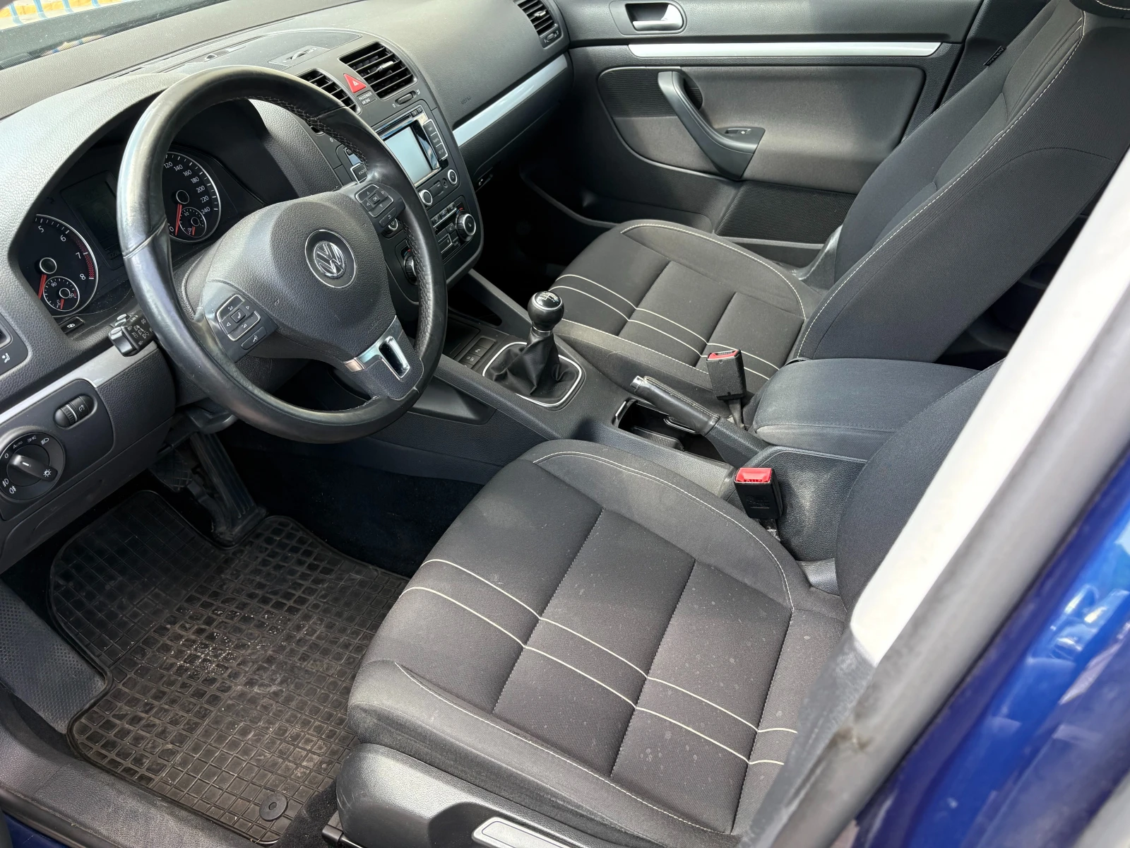 VW Jetta 1, 4 ТСИ - изображение 5