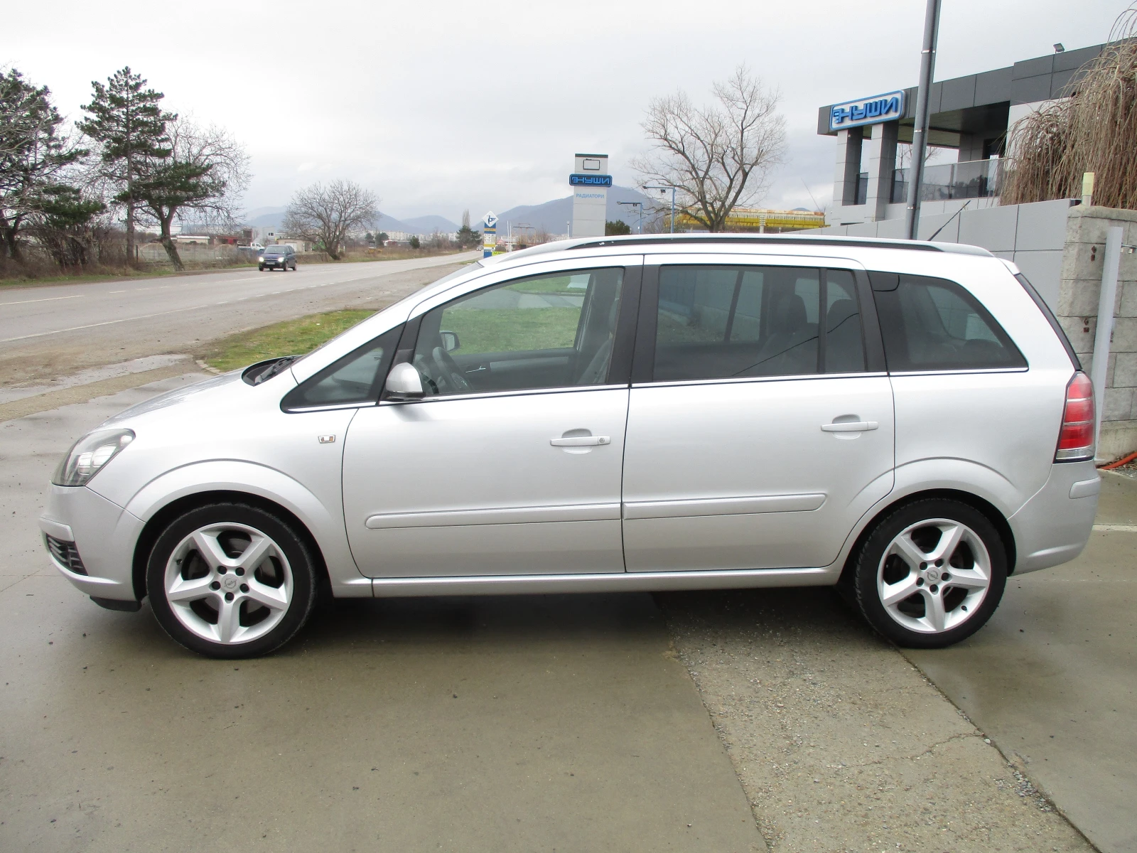Opel Zafira 1.9ДИЗЕЛ/120кс./7-МЕСТА/КАТО НОВА - изображение 7