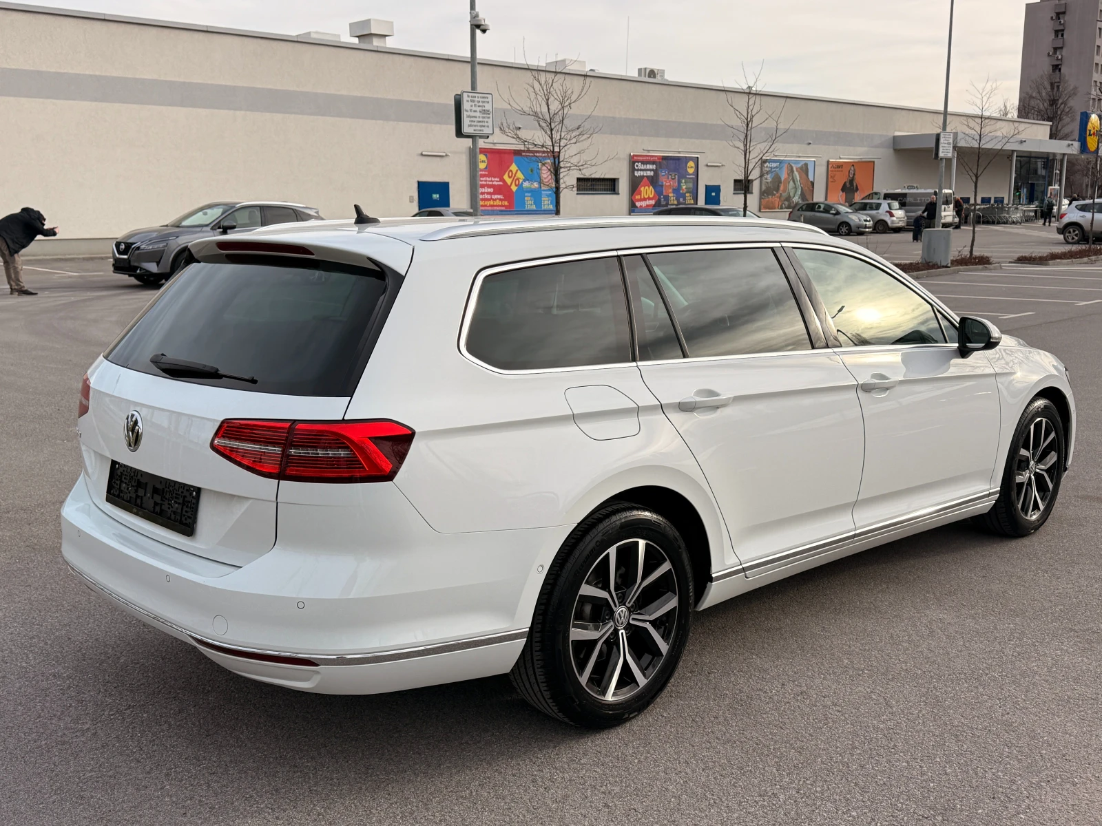 VW Passat 2.0TDI* HIGH LINE* DIGITAL* FULL*  - изображение 4