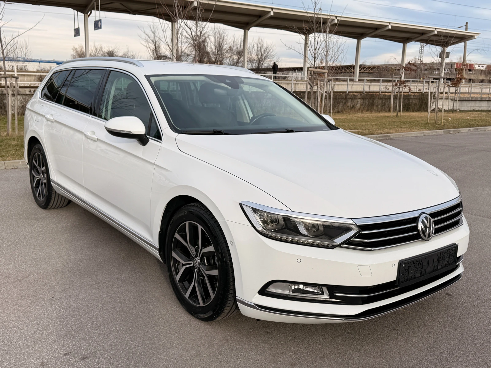 VW Passat 2.0TDI* HIGH LINE* DIGITAL* FULL*  - изображение 3