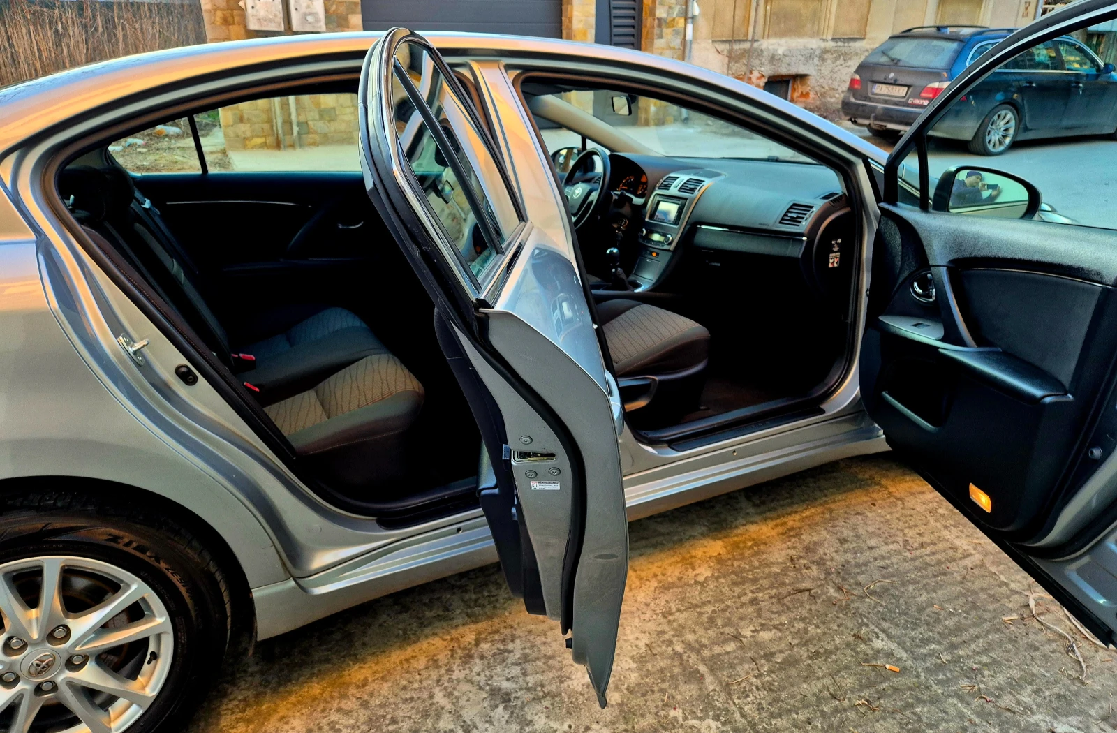 Toyota Avensis 1.8i-veriga-navi-6speed-japan | Mobile.bg � ����������� 12