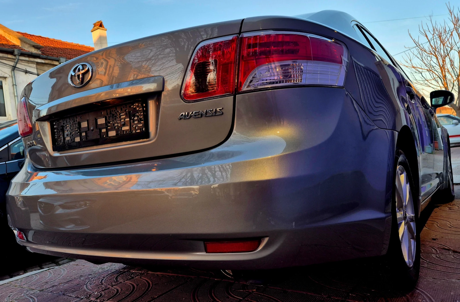 Toyota Avensis 1.8i-veriga-navi-6speed-japan - изображение 8