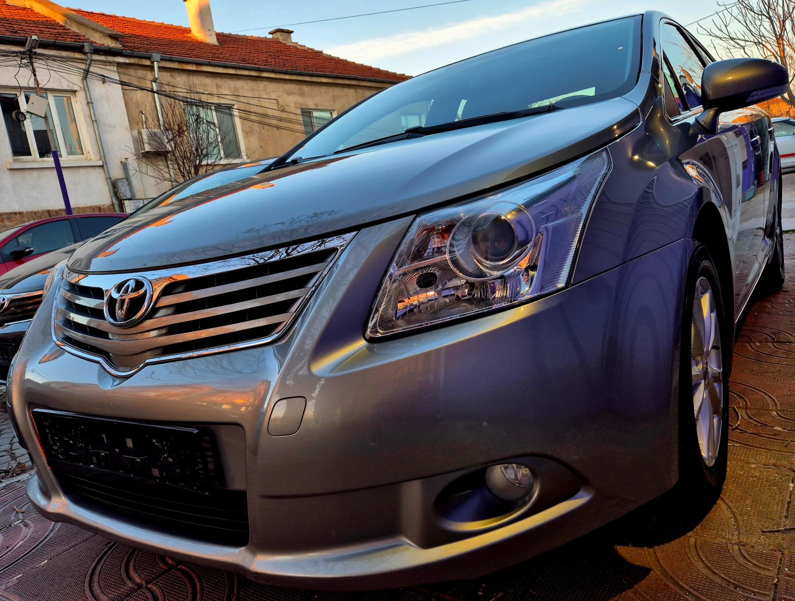 Toyota Avensis 1.8i-veriga-navi-6speed-japan - изображение 4
