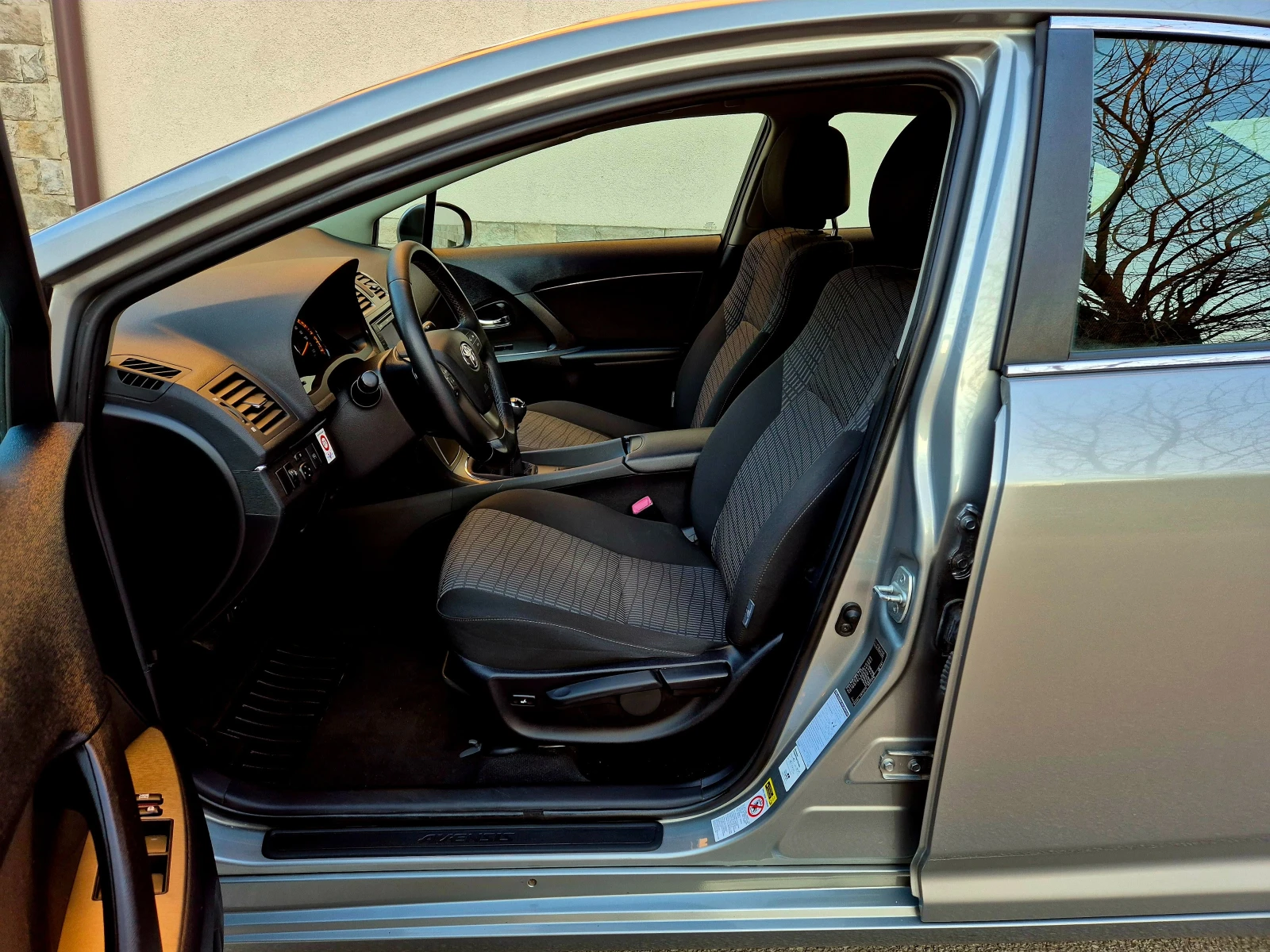 Toyota Avensis 1.8i-veriga-navi-6speed-japan | Mobile.bg � ����������� 11