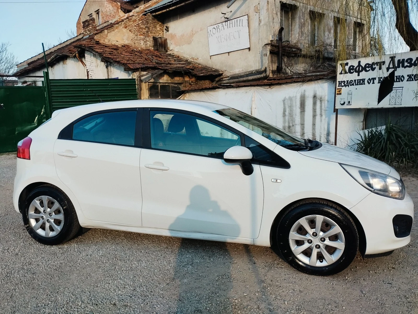 Kia Rio 1.25i BENZIN 84кс, снимка 4 - Автомобили и джипове - 53866467