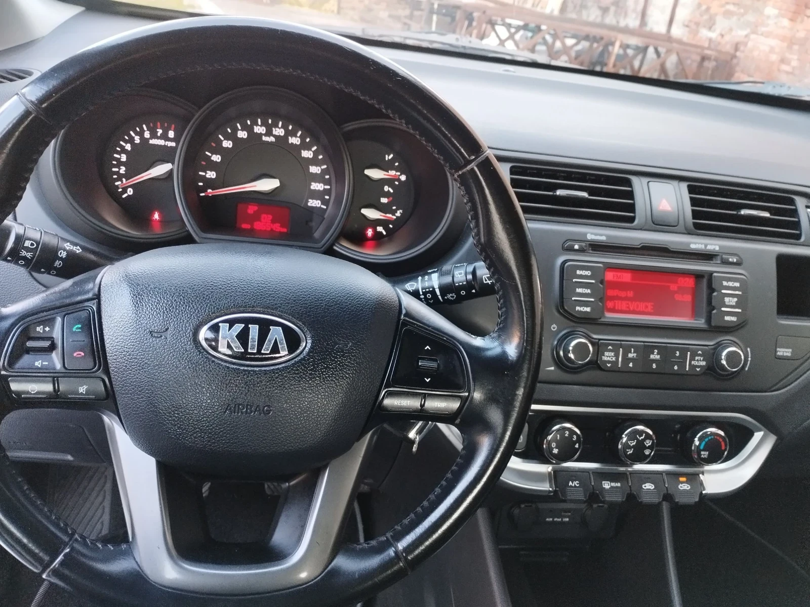 Kia Rio 1.25i BENZIN 84кс, снимка 16 - Автомобили и джипове - 53866467