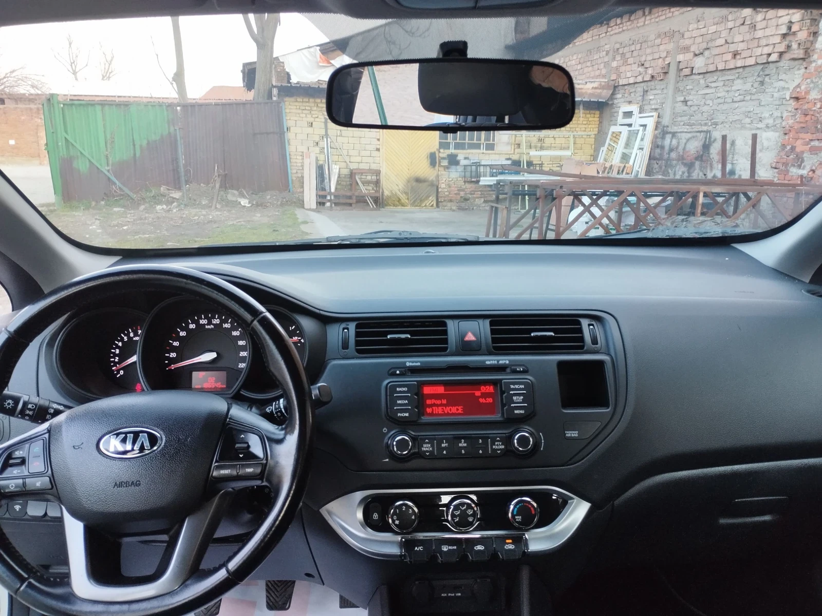 Kia Rio 1.25i BENZIN 84кс, снимка 11 - Автомобили и джипове - 53866467