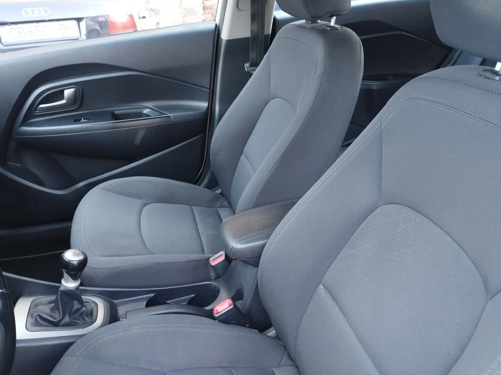 Kia Rio 1.25i BENZIN 84кс, снимка 12 - Автомобили и джипове - 53866467