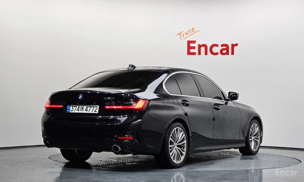 BMW 320 DISTRONIC* LASER* HARMAN KARDON* HEAD-UP* 360 CAM*, снимка 3 - Автомобили и джипове - 53866822