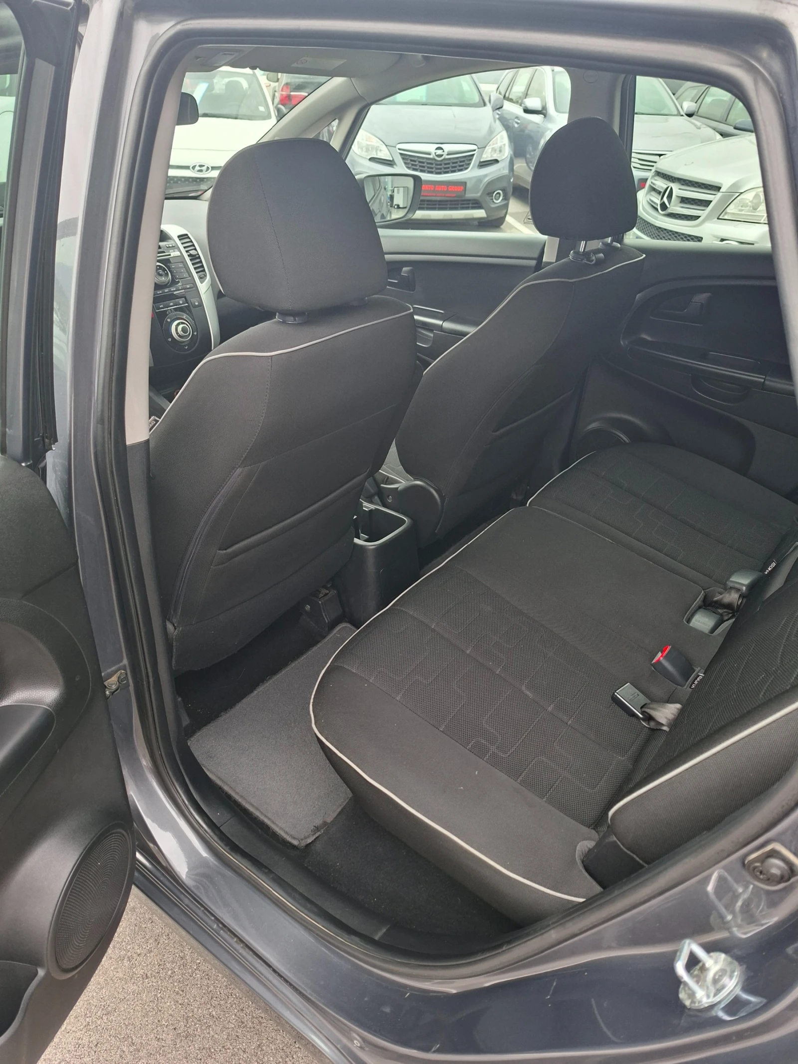 Kia Venga CRDI, снимка 10 - Автомобили и джипове - 54218505