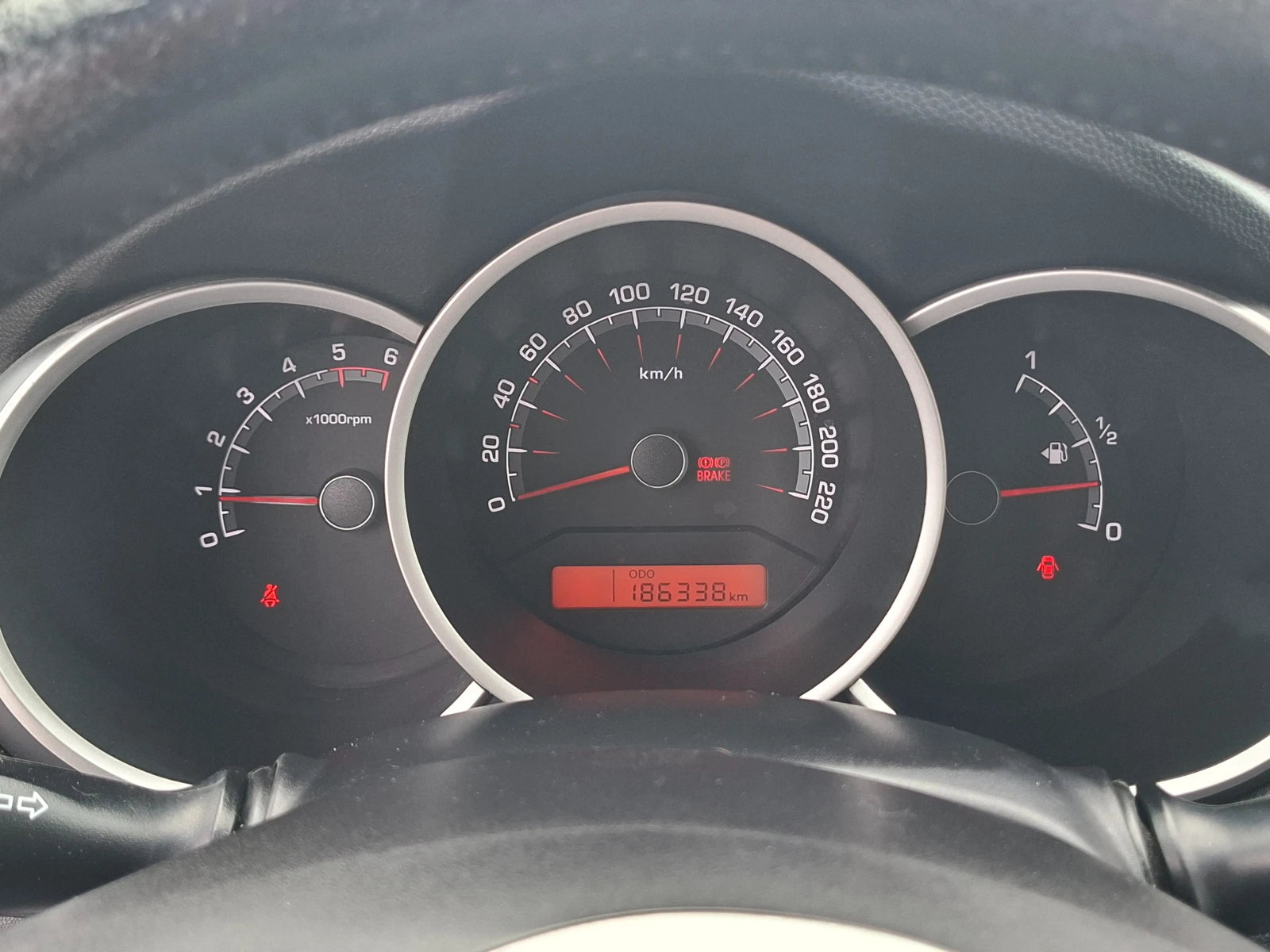 Kia Venga CRDI, снимка 13 - Автомобили и джипове - 54218505