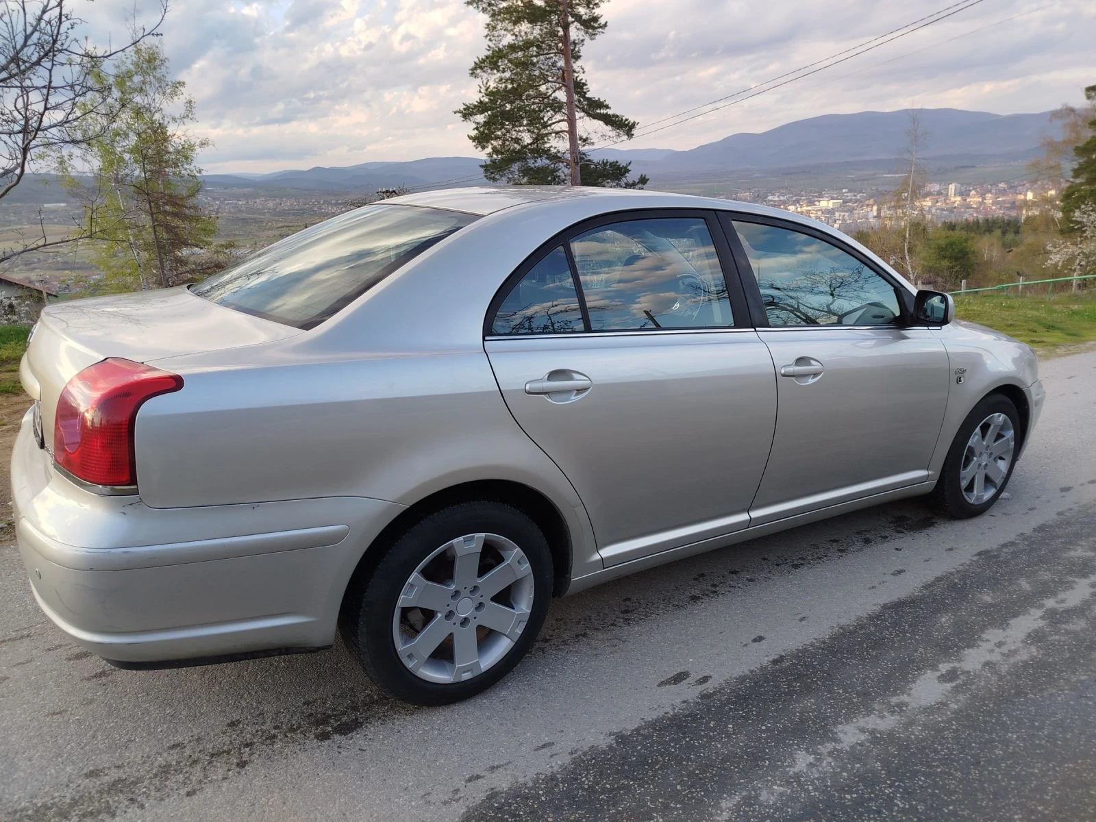 Toyota Avensis 2.0D4D  116к.с, снимка 2 - Автомобили и джипове - 54238852