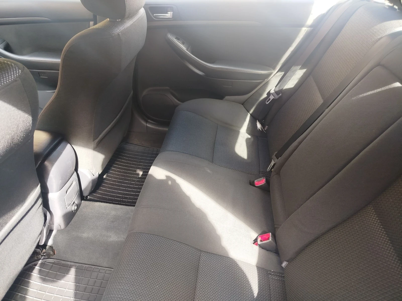 Toyota Avensis 2.0D4D  116к.с, снимка 13 - Автомобили и джипове - 54238852