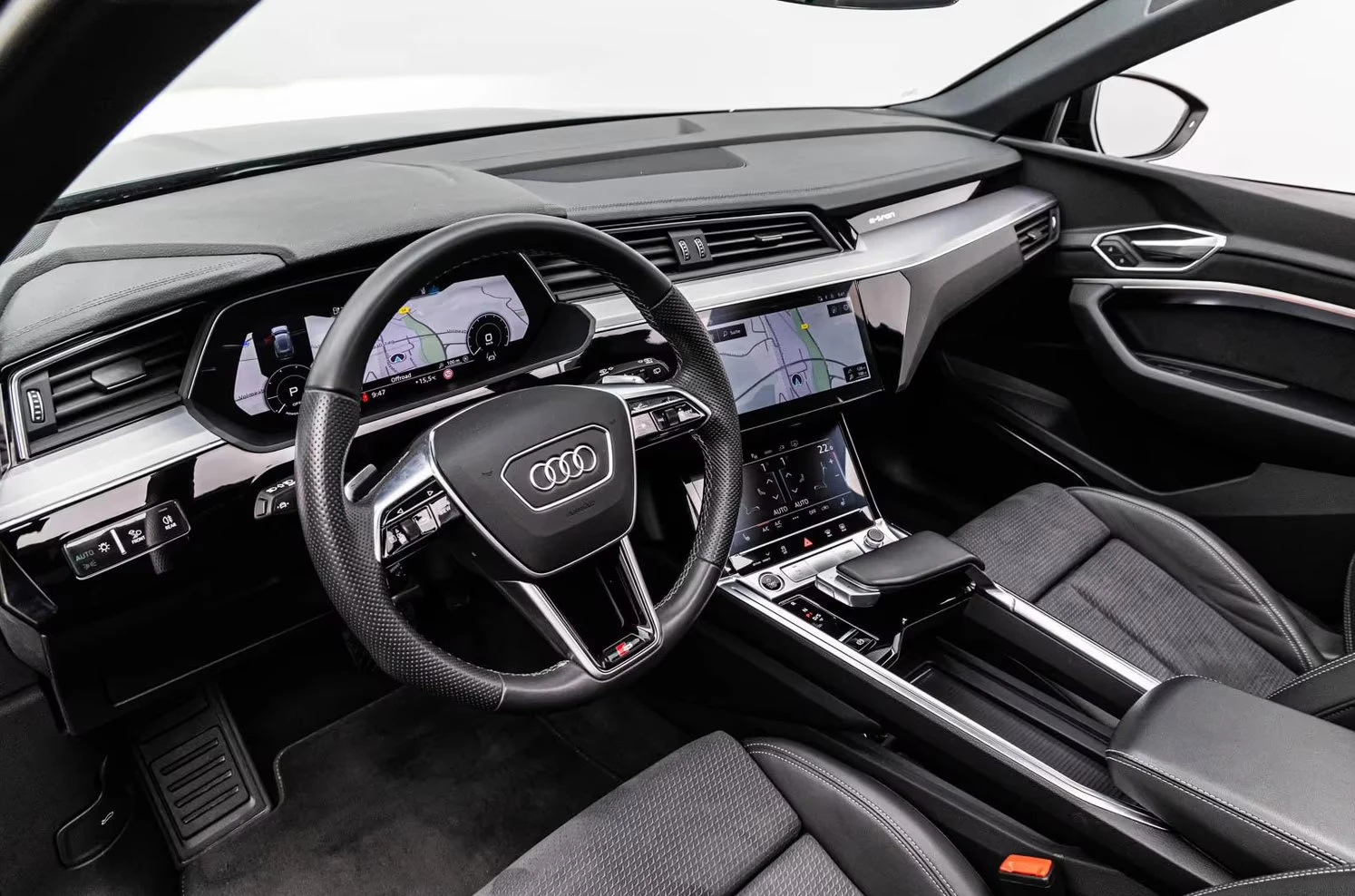 Audi E-Tron 55/S-LINE/408HP/BLACK/PANO/AHK/CAM/B&O/H.PUMP/210q | Mobile.bg � ����������� 9