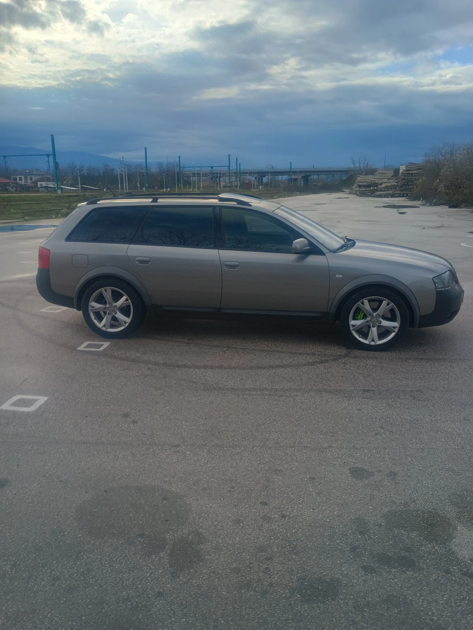 Audi A6 Allroad 2.7 би турбо, снимка 4 - Автомобили и джипове - 54481346