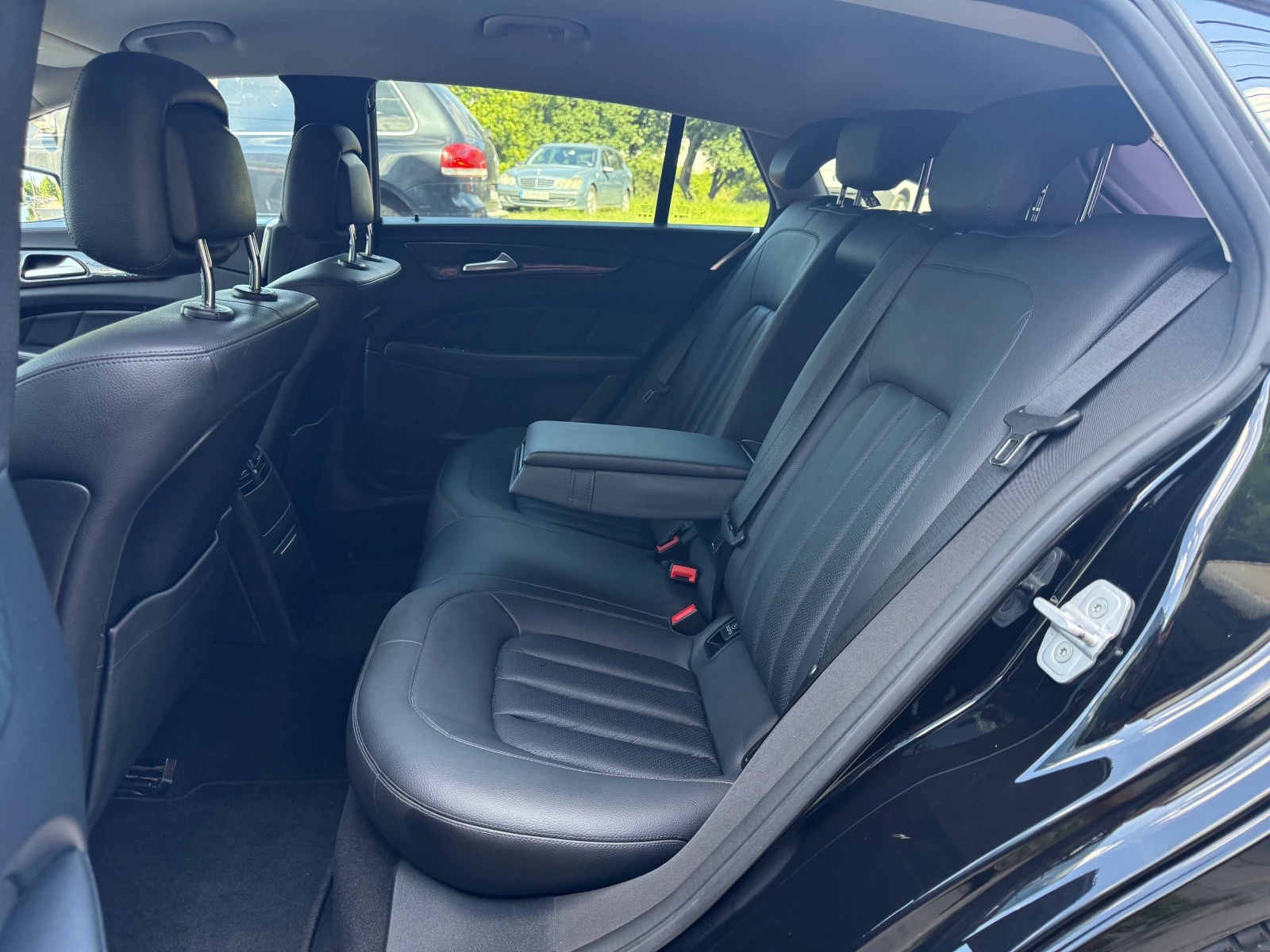 Mercedes-Benz CLS 250 4MATIC Facelift , снимка 9 - Автомобили и джипове - 54714068