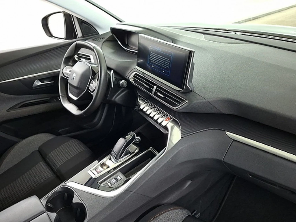 Peugeot 3008 1.2i Active , снимка 11 - Автомобили и джипове - 54733976
