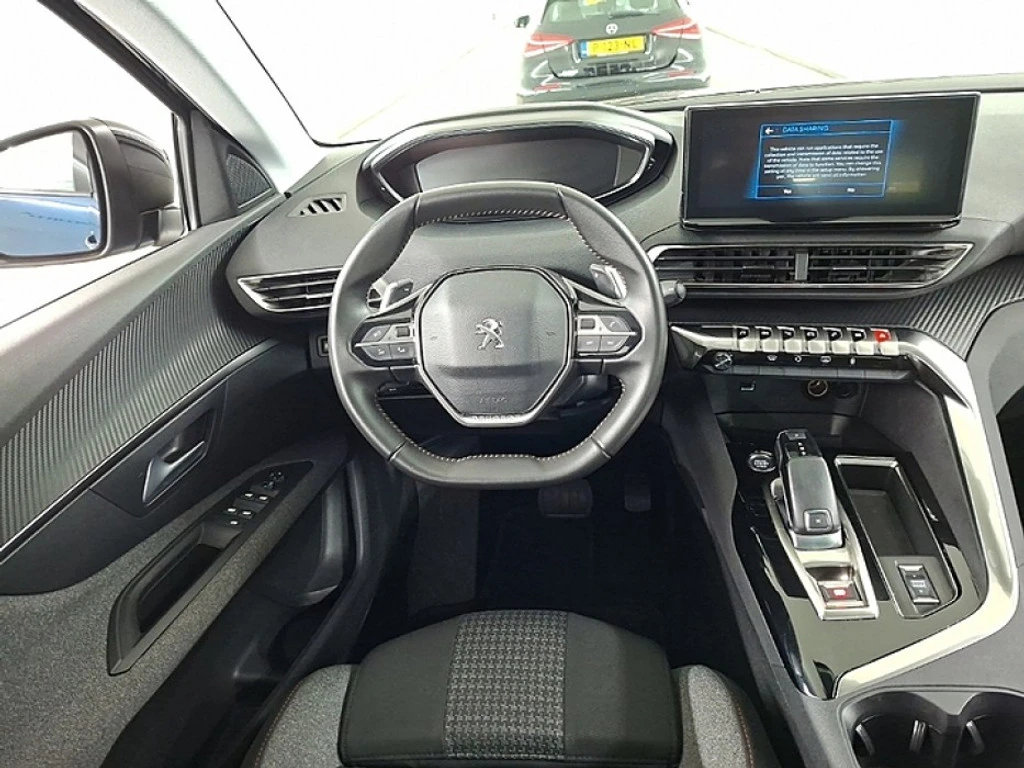 Peugeot 3008 1.2i Active , снимка 8 - Автомобили и джипове - 54733976