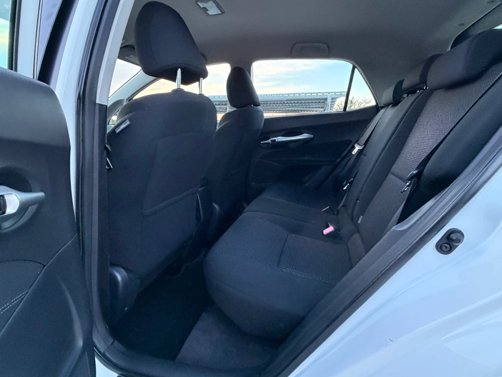 Toyota Auris 1.8i HYBRID АВТОМАТ ИТАЛИЯ, снимка 8 - Автомобили и джипове - 55063399