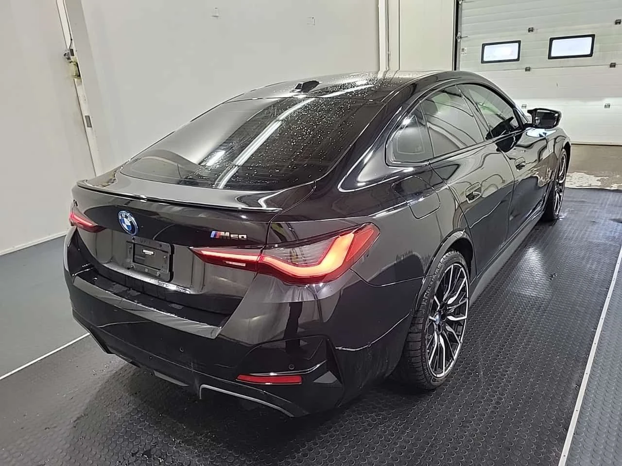 BMW i4 * M50 * ГЛАВНО ПРЕДСТАВИТЕЛСТВО НА BMW, снимка 3 - Автомобили и джипове - 55234189
