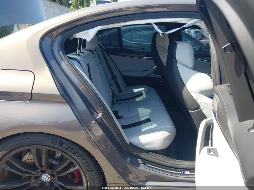 BMW M5 COMPETITION* 360* ОБДУХ* МАСАЖ* ВАКУМ, снимка 9 - Автомобили и джипове - 55543105
