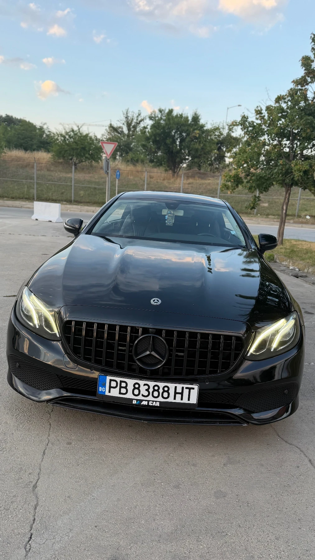 Mercedes-Benz E 220, снимка 9 - Автомобили и джипове - 55707796
