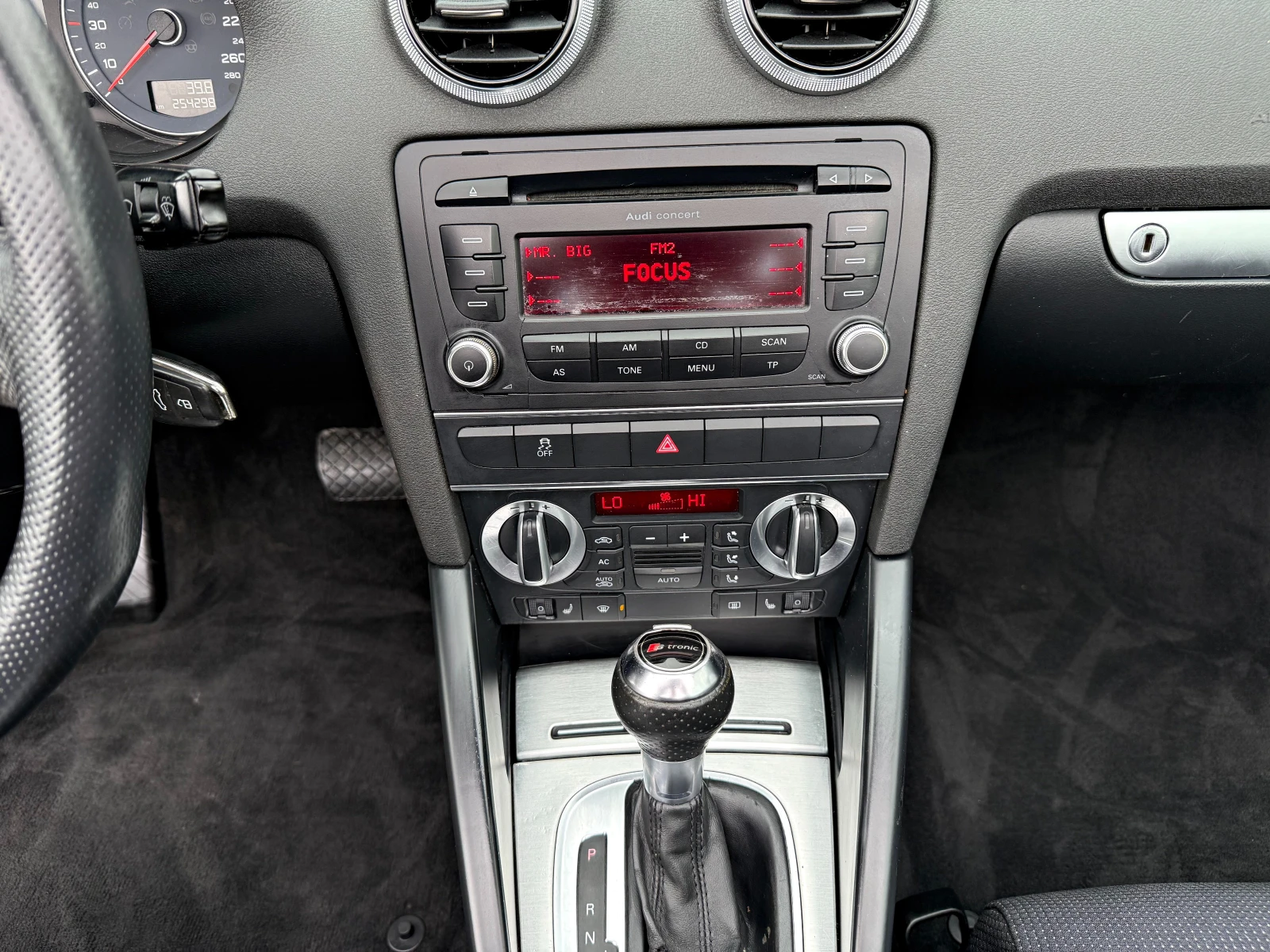 Audi A3 1.8Т DSG, снимка 10 - Автомобили и джипове - 55980087