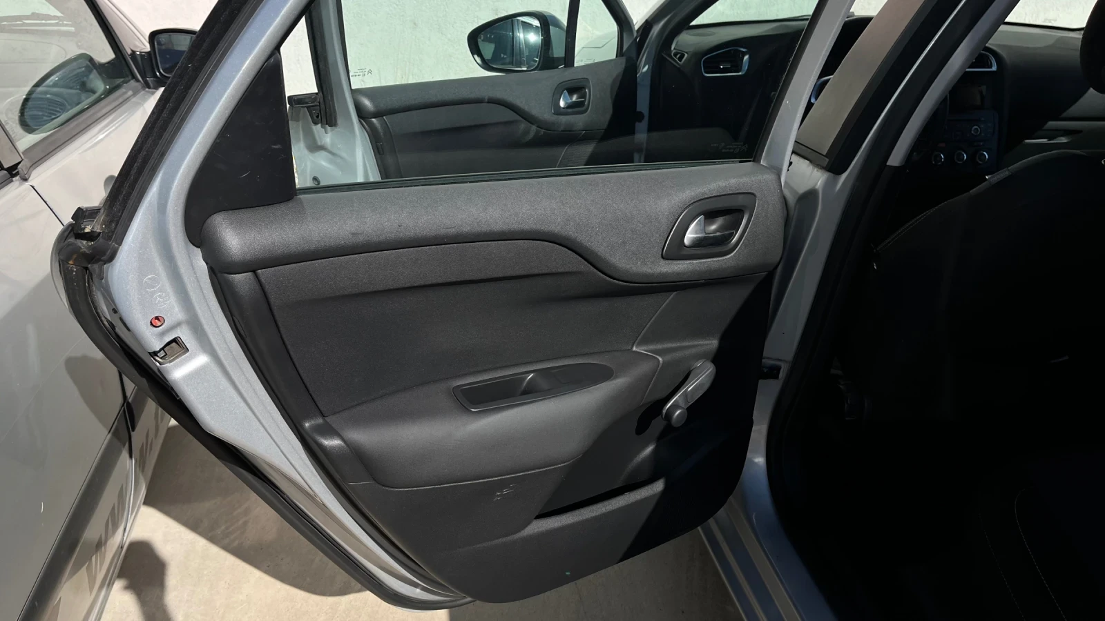Citroen C4 1, 6HDI 90кс, снимка 14 - Автомобили и джипове - 55991411