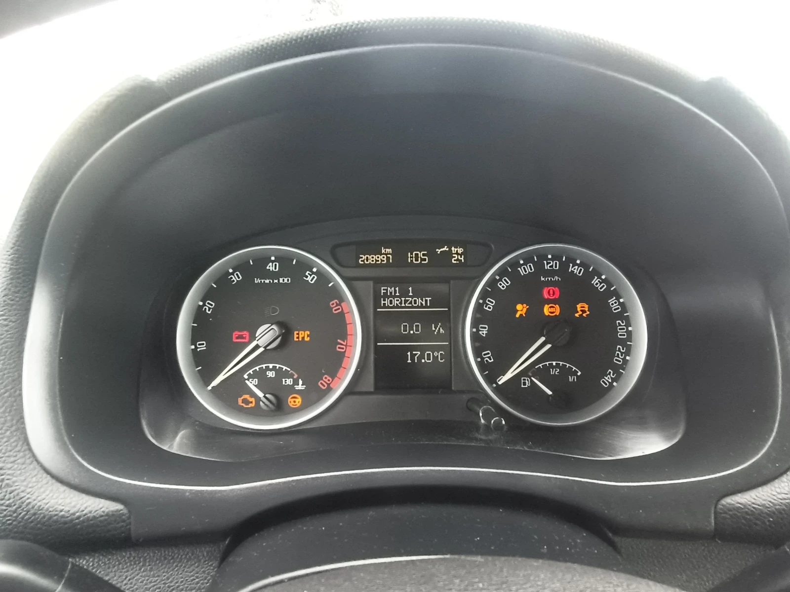 Skoda Fabia, снимка 5 - Автомобили и джипове - 56627914