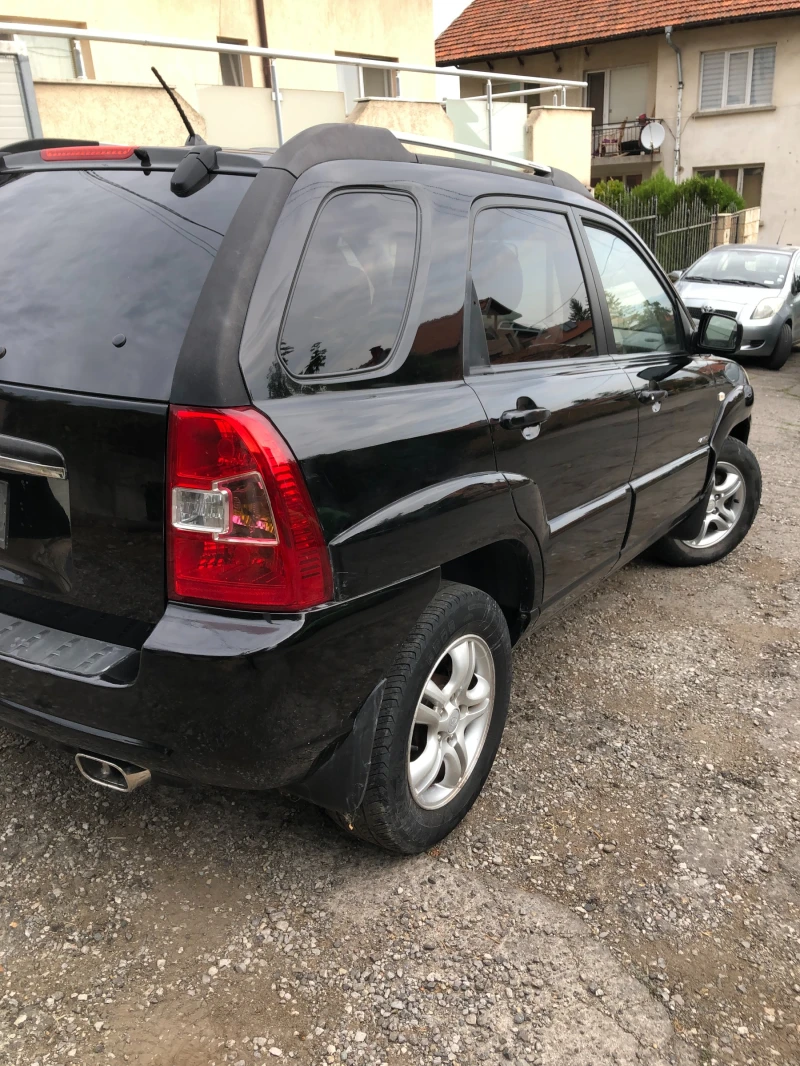 Kia Sportage 2.0 HDI, снимка 3 - Автомобили и джипове - 47468548