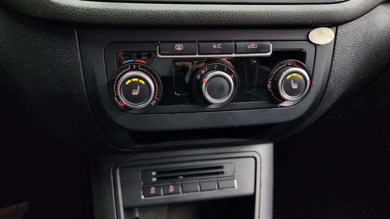 VW Tiguan 2.0TDI COMFORT autogeorge.com, снимка 15 - Автомобили и джипове - 51937368