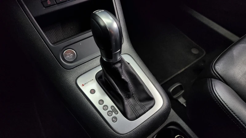 VW Tiguan 2.0TDI COMFORT autogeorge.com, снимка 8 - Автомобили и джипове - 51937368