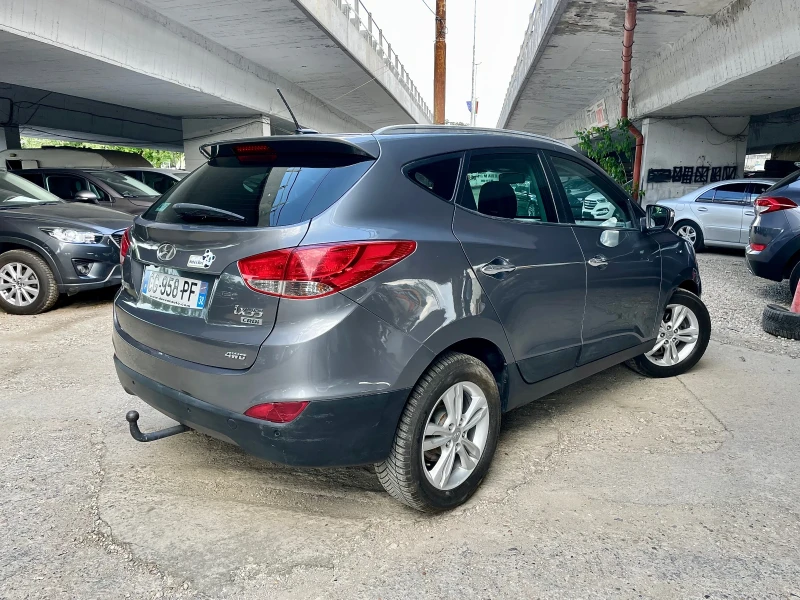 Hyundai IX35 2.0D///ПАНОРАМА///Infinity sound//НАВИ/КАМЕРА/КОЖА, снимка 11 - Автомобили и джипове - 52160733